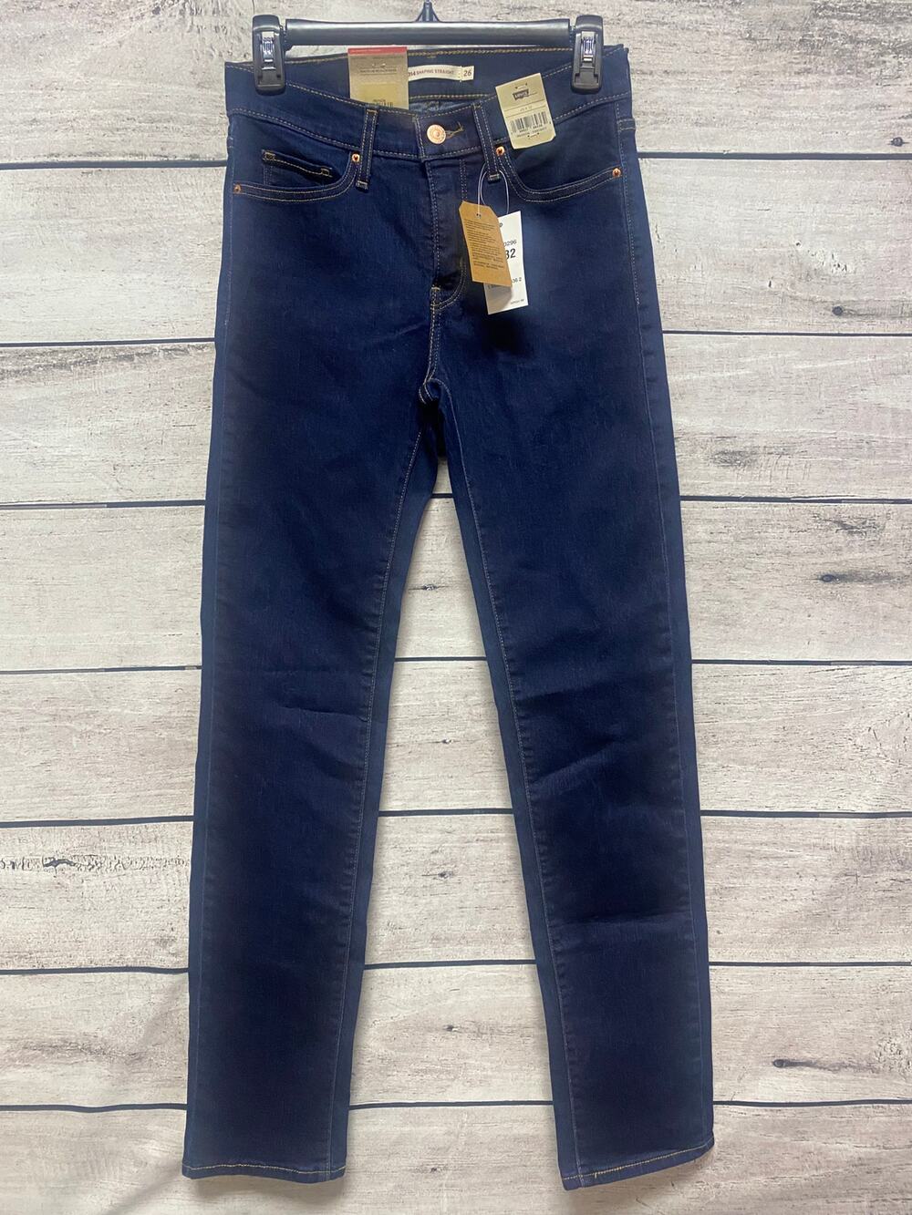 NWT - Levi's Women's 314 Shaping Straight Mid-Rise Jeans 26x32